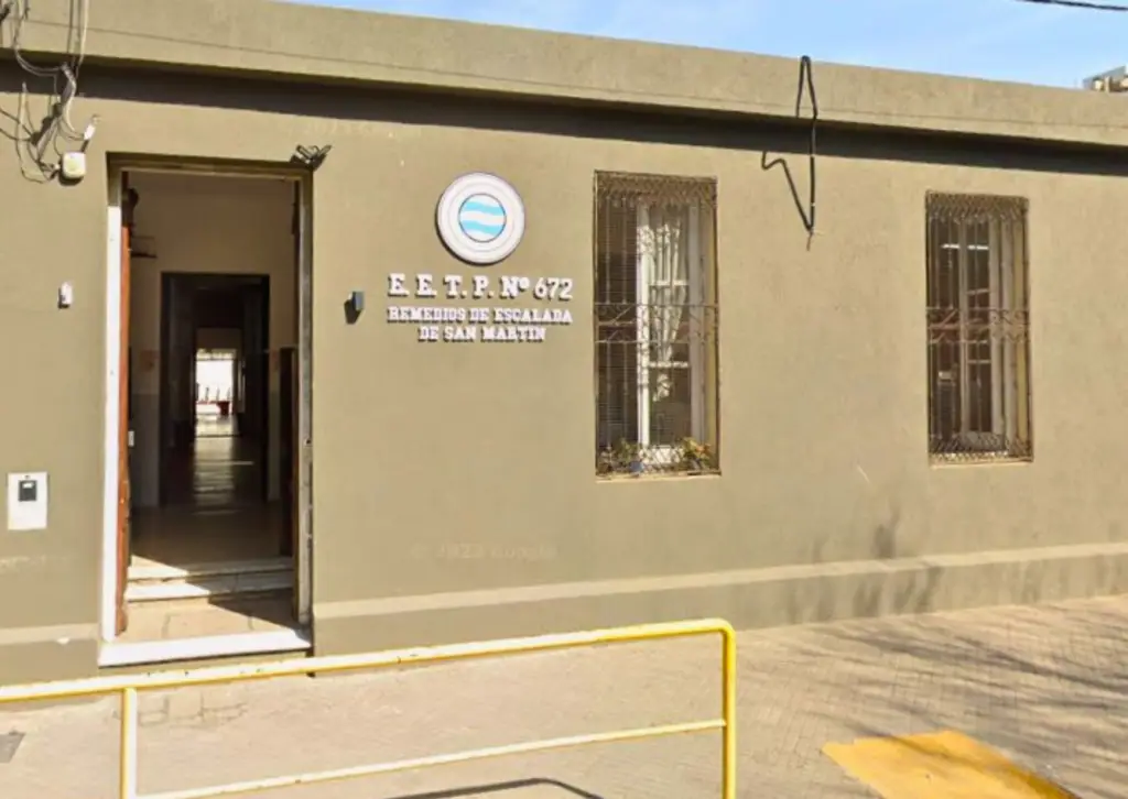 Aires acondicionados da&ntilde;ados por el robo en la Escuela N.&ordm; 672 de San Lorenzo.
