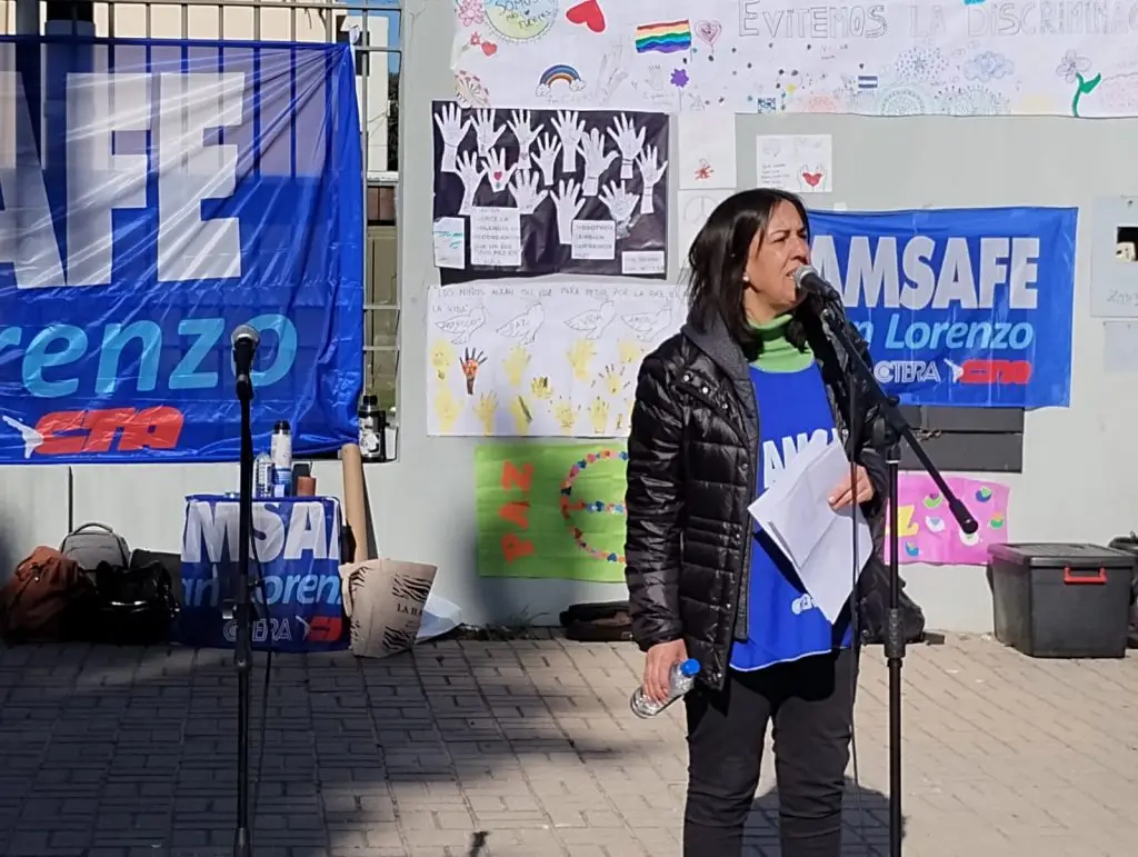 Docentes de Santa Fe adhieren al paro nacional de CTERA por el asesinato de Nancy Godoy.