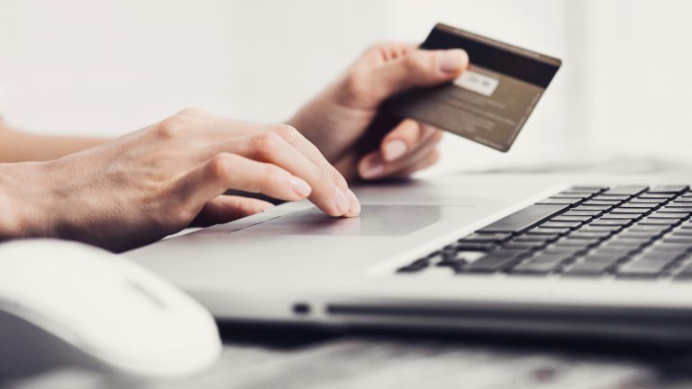 Jubilado de Capitán Bermúdez fue estafado por casi 2 millones de pesos