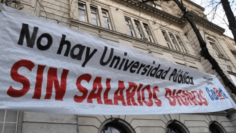 Docentes de la UNR paran una semana en agosto por salarios y presupuesto universitario
