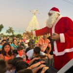 Papá Noel visitó Fuentes y la feria navideña