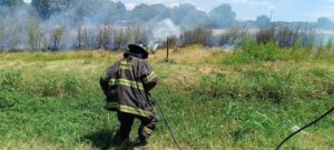 Incendio de pastizales en San Lorenzo: rápida acción de bomberos