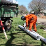 Vecinos de la zona norte se conectan a la red de cloacas