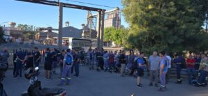 Trabajadores cortan el ingreso a la empresa Vicentín, mientras el juez Lorenzini decidió la intervención de la empresa