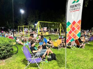 Fuentes vivió otra noche de picnic en la Plaza San Martín