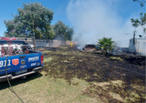 Bomberos trabajaron en dos incendios de pastizales en San Lorenzo