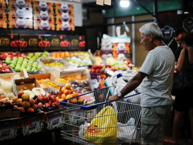 La inflación de febrero fue del 2,4%, según el INDEC