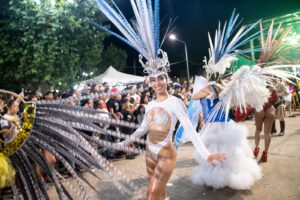 Timbúes a puro Carnaval: Brillaron con más de 8000 personas disfrutando del espectáculo