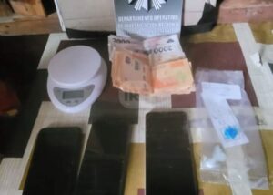 Timbúes: Incautan drogas y dinero en operativo antinarcóticos