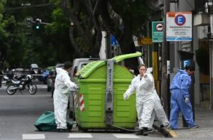 Rosario: investigan el hallazgo de restos humanos en contenedores de residuos