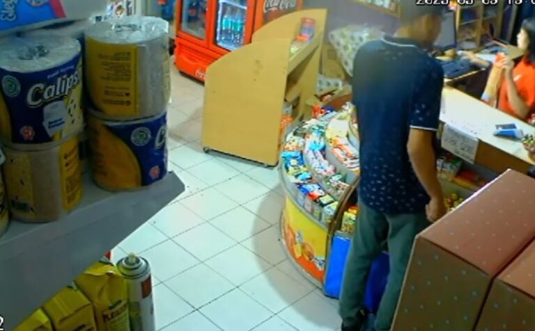 Robó en un minimarket de Puerto San Martín y quedó registrado