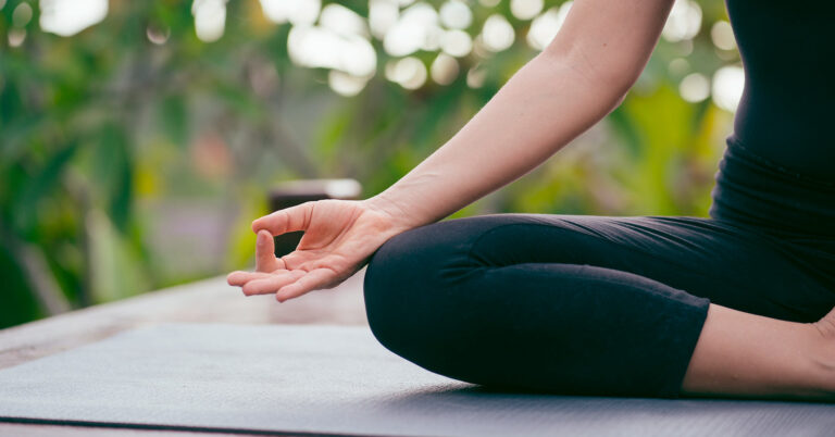 San Lorenzo celebra el Día Internacional del Yoga con una clase abierta y baños de sonido