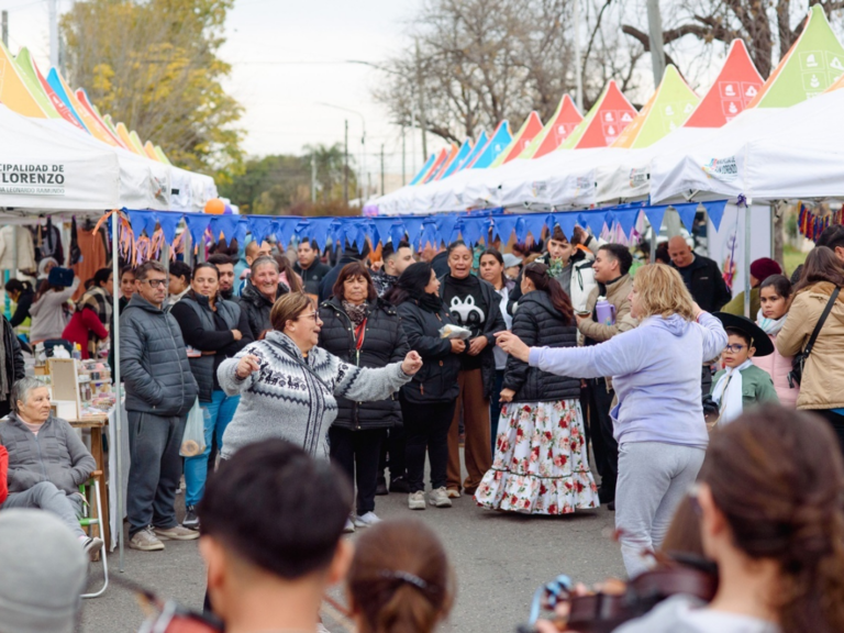Con la celebración de ferias barriales, la Municipalidad alienta el desarrollo emprendedor de los sanlorencinos.
