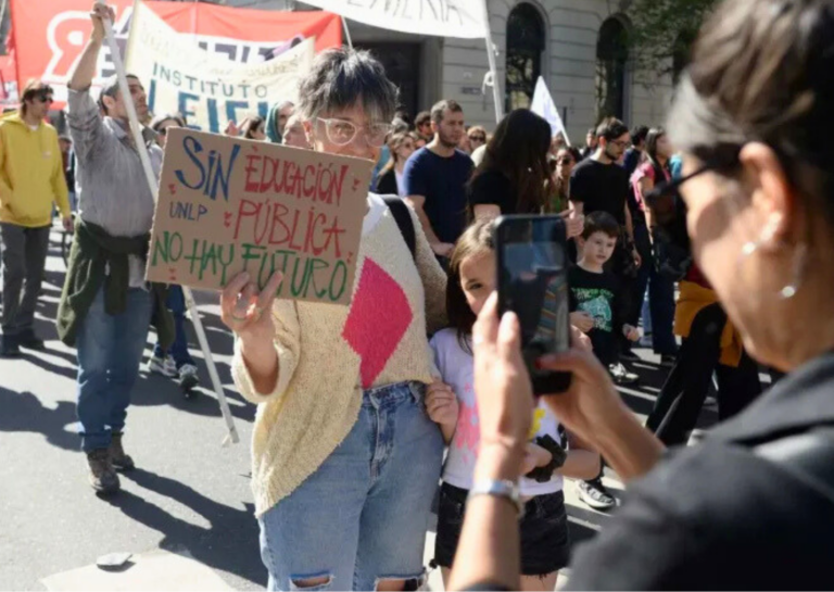 Nueva Marcha Federal Universitaria y paro docente por 48 horas en reclamo de financiamiento y mejoras salariales