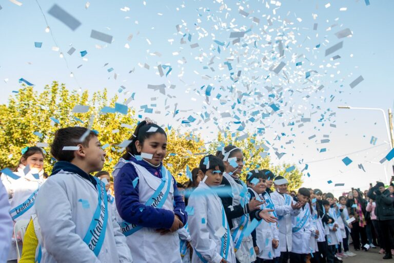 Alumnos de 4º grado de las escuelas de Timbúes realizaron la promesa a la bandera