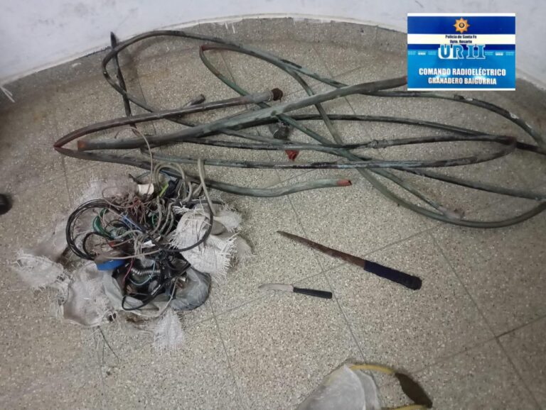 Granadero Baigorria: detuvieron a un joven de 18 años con dos cuchillos y elementos robados