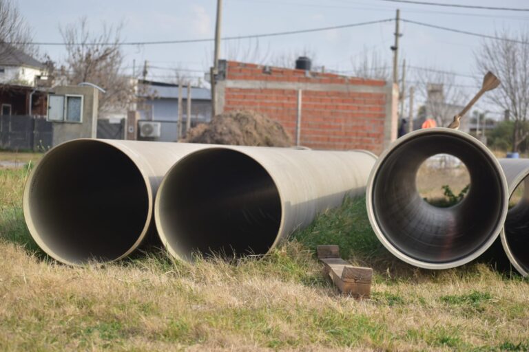 Avanza la obra de red cloacal y estación elevadora en barrio Tierra de Sueños