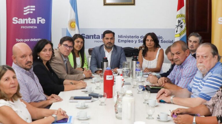 Se reúne el gobierno con los gremios por una nueva paritaria
