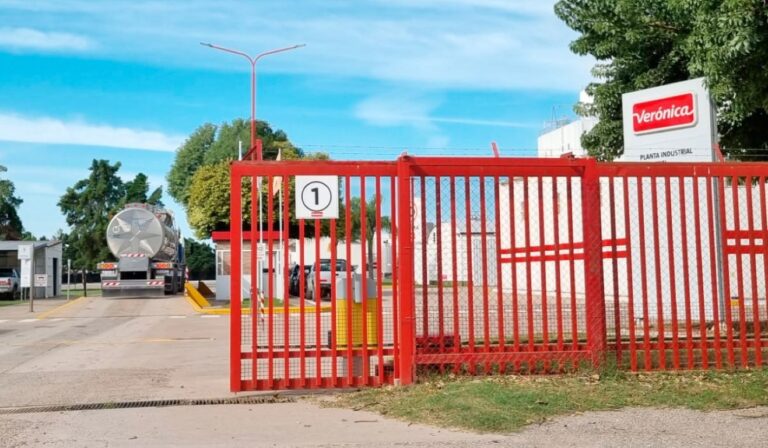 Crisis en Lácteos Verónica: sueldos impagos, plantas paralizadas y 700 familias en la incertidumbre