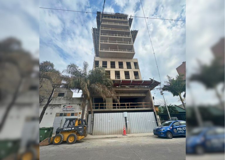 Bomberos señalaron que hubo una falla mecánica en el montacargas