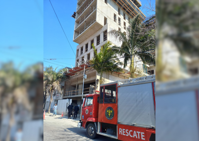 Bomberos señalaron que hubo una falla mecánica en el montacargas