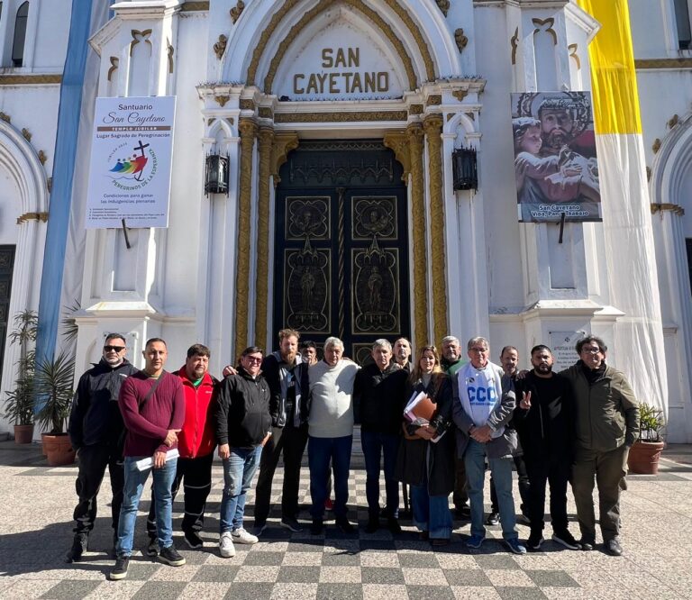 Día de San Cayetano: Gremios de la región y Rosario se suman a las ollas populares y a una misa