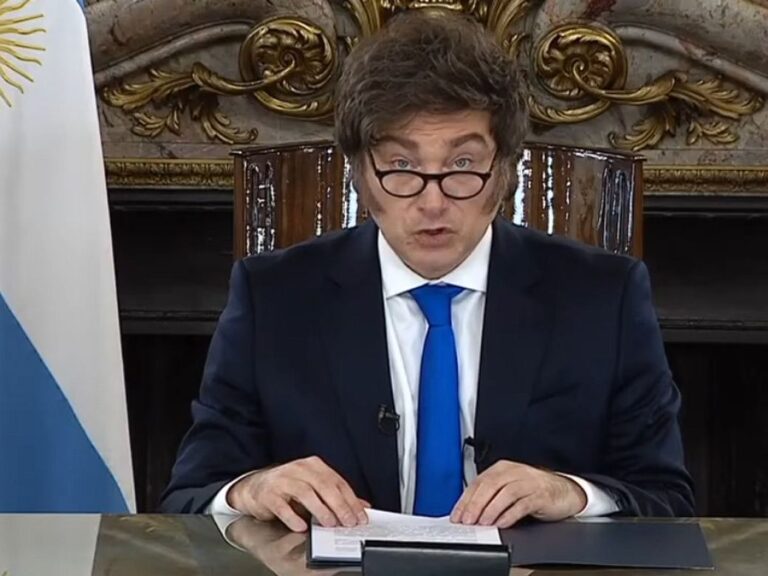 Con dos anuncios, Milei reforzó su estrategia de priorizar el equilibrio fiscal de cara a la campaña electoral