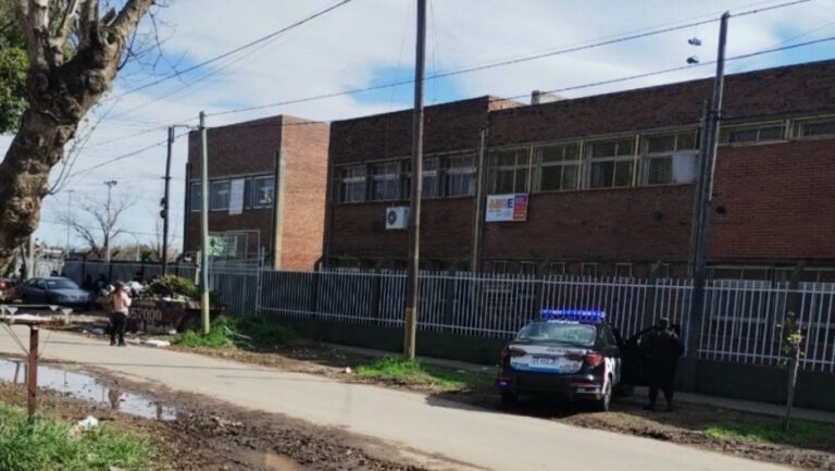 Trágico accidente en escuela de la zona norte de Rosario: un obrero de construcción fallece tras caer desde altura