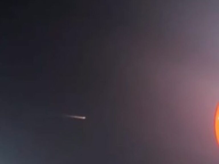 ¿Qué pasó? Una brillante bola de fuego iluminó el cielo del centro de Santa Fe en la madrugada del miércoles
