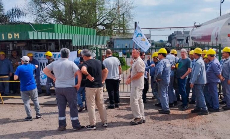 Ministerio de Trabajo media en el conflicto entre químicos e IDM por denuncias de suspensiones ilegales