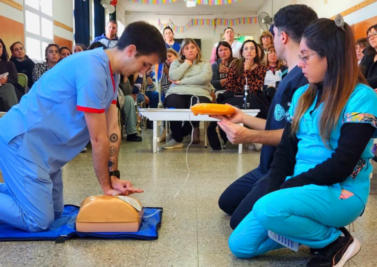 San Jerónimo avanza en salud pública con capacitaciones en el uso de desfibriladores automáticos