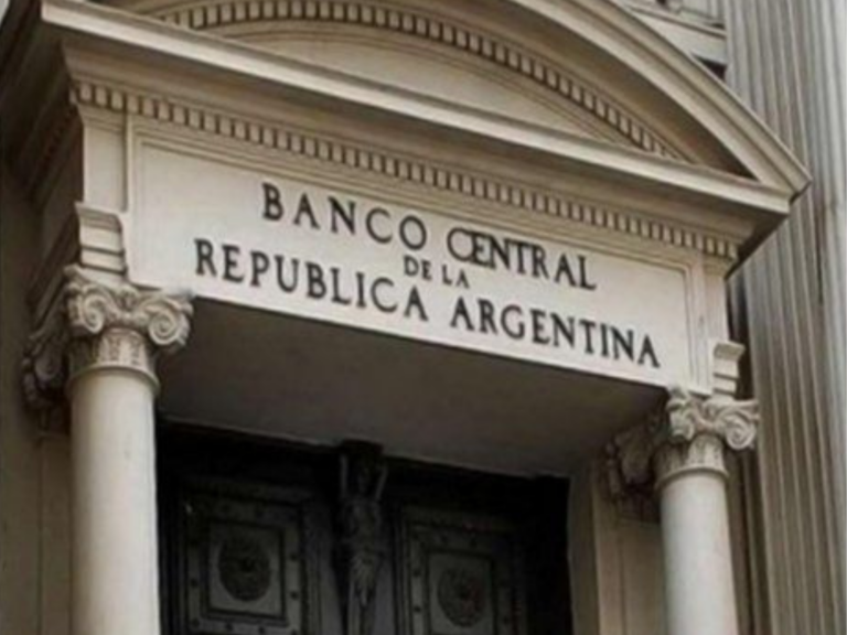 Aumenta el atesoramiento: reservas en dólares alcanzan u$s14.200 millones
