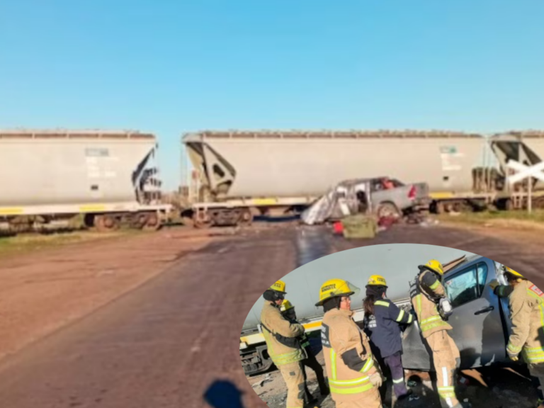 Camioneta choca contra tren y deja tres muertos