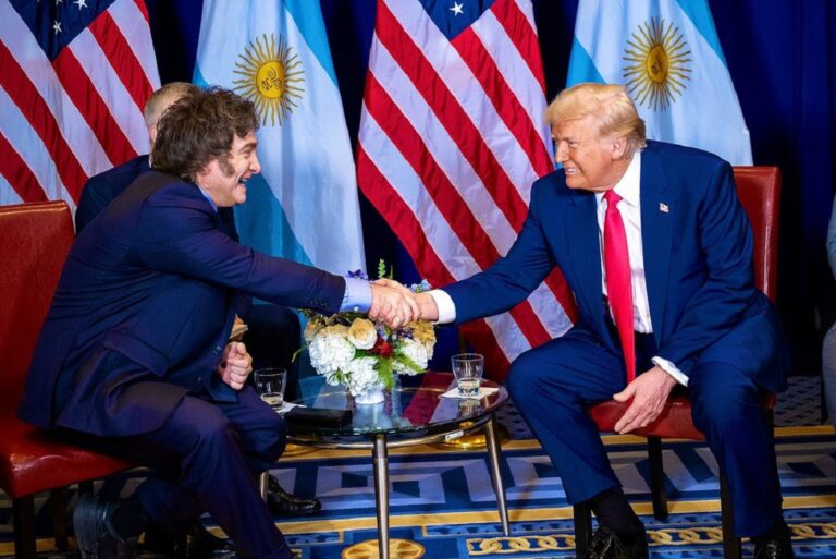 Argentina y Estados Unidos firmaron el swap por USD 20.000 millones para estabilizar el tipo de cambio