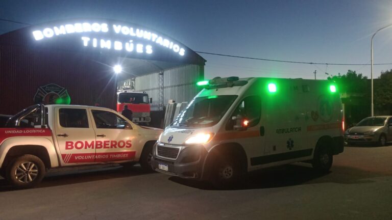Dos jóvenes resultan heridos tras chocar sus cabezas durante un partido frente al cuartel de Bomberos de Timbúes