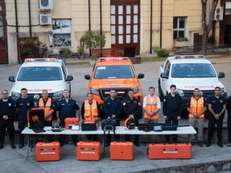 Bomberos voluntarios de Santa Fe se suman a búsqueda de pareja desaparecida en Chubut