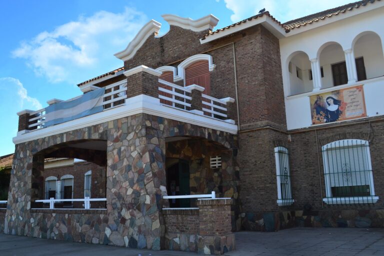 Otro adolescente de la región gravemente herido por compañeros en un Colegio de Funes