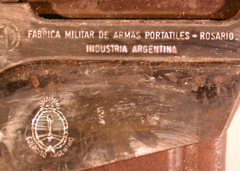 Un fusil argentino hallado en una favela de Río reabre el caso del robo de armas en Fray Luis Beltrán