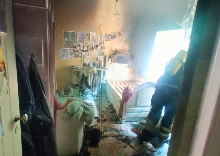 San Lorenzo: un colchón en llamas desató un incendio en una vivienda
