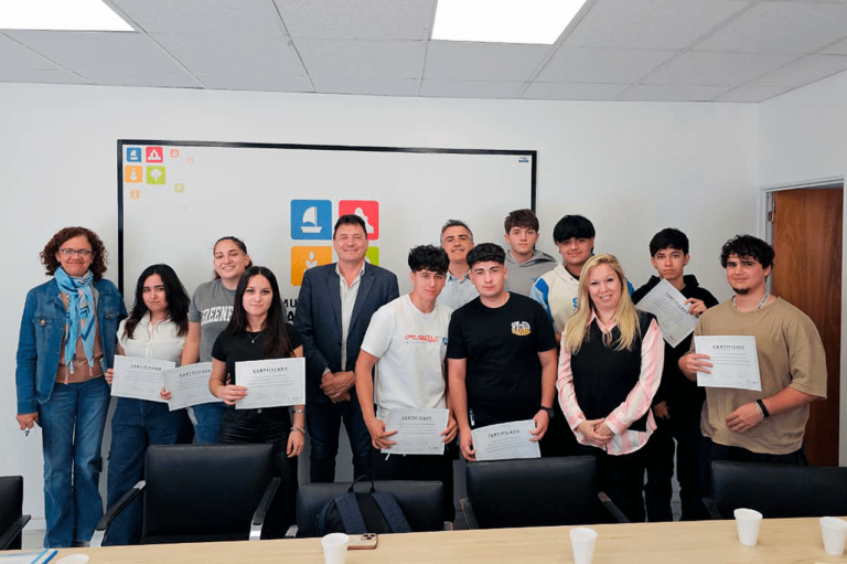 Alumnos del Colegio Santa Rosa realizaron pasantías en la Municipalidad de San Lorenzo