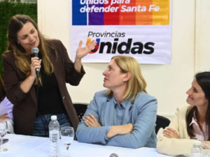 Silvana Di Stefano junto a Gisela Scaglia durante declaraciones sobre las elecciones legislativas.