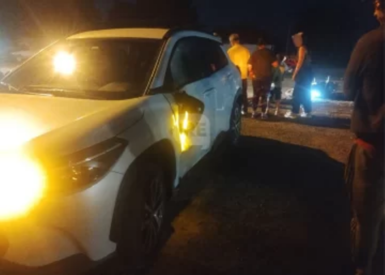 Andino: Una niña de dos años sufrió un accidente junto a sus padres cuando colisionaron con un automóvil