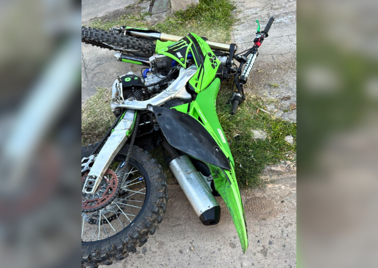 Fatal siniestro en Capitán Bermúdez: un hombre murió tras la colisión de dos motos