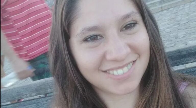 Una mujer fue asesinada por su pareja en Villa Banana; la víctima fue encontrada por su hija de 5 años