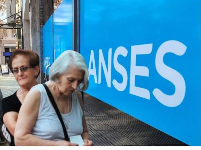 Aumento de diciembre 2025 ANSES: cuánto cobran jubilaciones, pensiones y AUH