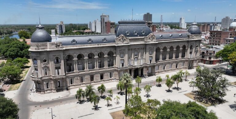 Santa Fe compensará automáticamente la diferencia salarial por inflación para los empleados públicos