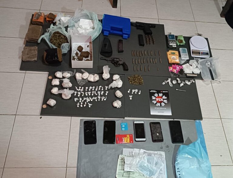 Rosario: detienen a dos mujeres vinculadas al Clan Romero y secuestran armas y droga