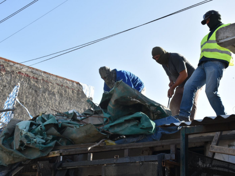 Derriban búnker de venta de drogas número 57 en Rosario