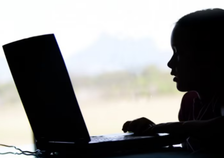 Provincia impulsa la prevención de delitos digitales que afectan a niñas, niños y adolescentes