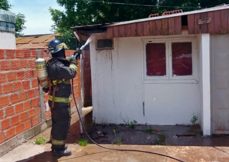 Principio de incendio en una vivienda de San Lorenzo: los vecinos evitaron que las llamas se propagaran